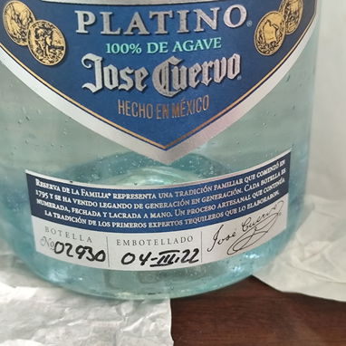 Tequila José Cuervo, Reserva de la familia PLATINO - 4/5
