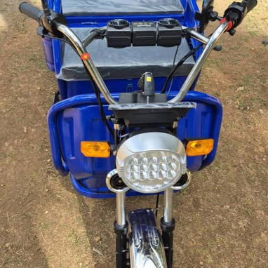 TRICICLO ELÉCTRICO NUEVO LO ESTRENA USTED , BATERÍA DE LITIO  72 V , Y 35 A AUTONOMÍA 50KM CAPACIDAD 2 PASAJEROS. - Img 124726372