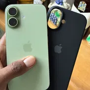 iPhone 17👌🏾  Libre de Fábrica🏭   SiM Física📥  Batería en 100%🔋  256GB de almacenamiento💽 - Img 55742377
