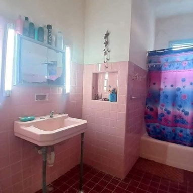 SE VENDE AMPLIA PROPIEDAD DE DOS PISOS EN MIRAMAR - Img 128134275