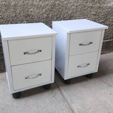 Mesitas de noche de 2 y 3 gavetas y multimuebles - 4/9