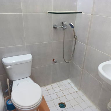 Apartamento tipo estudio en Plaza. Electricidad, agua y gas, siempre !!! - Img 124374557