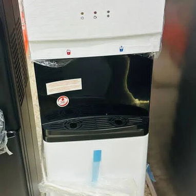 Dispensador de agua Fría y Caliente con gabinete de almacenamiento Sin POMO Precio $245 USD Transporte Incluido - 5/5