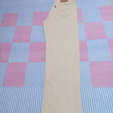 Putusas nuevo veiz talla  34. Camisa de  mezclilla talla L . Pitusa blanco talla  30. - 5/5