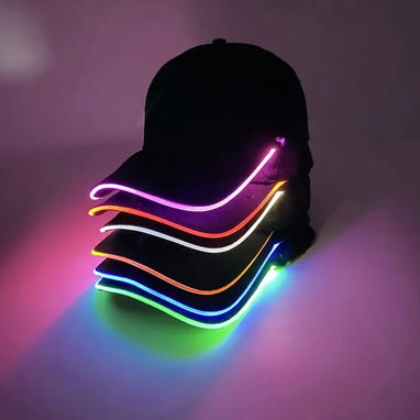 Gorra con LED | Audio y Accesorios | Nuevo | Garantía 5 | videojuegoshabana.com - Img 124246621