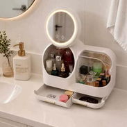 Artículo del hogar y este Organizador de Maquillaje con Espejo LED y Ventilador Integrado 💰 65 USD ✨ Diseño moderno. - Img 56006177
