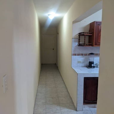 Venta de Apto de 2 cuartos Vedado $35000 - Img 122185504