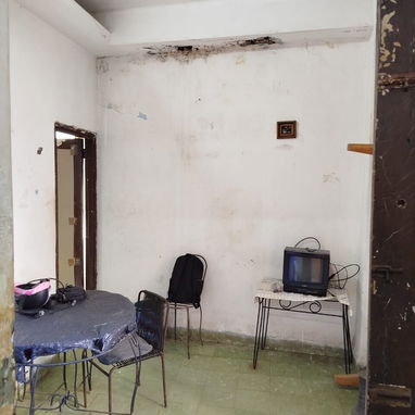 VENDO UN APTO EN LA HABANA VIEJA - Img 124524894