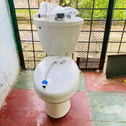 Taza de baño con su tank y herraje descarga al piso - Img 58328688