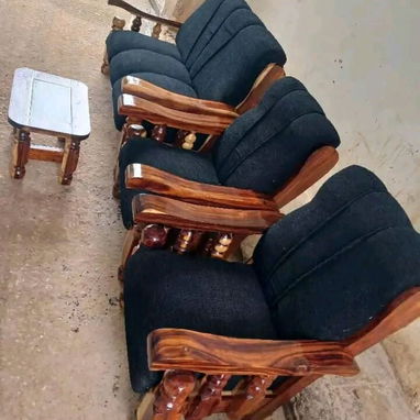 llamar al 58879086 inf.. o contactar por Whatsapp o messenger. - Escáparates y gabetero.  - Juego de sala. - 6/10
