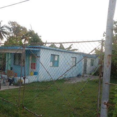 Se vende una propiedad con un departamento con 50metros d largo y 10 d ancho - 3/9