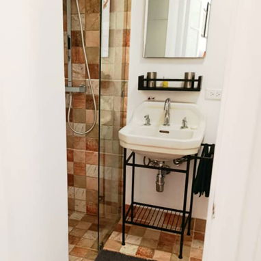 SE RENTA LINDO APARTAMENTO EN EL CASCO HISTÓRICO DE LA HABANA VIEJA!!! - Img 122004810