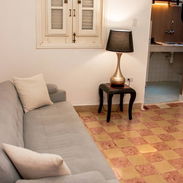 Apartamento de renta por noche 🏡✨ ¡HOSPÉDATE EN EL CORAZÓN DE LA HABANA VIEJA! ✨🏡 📍 Apartamento privado de 1 habitac - Img 57703038