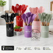 Set de Utensilios de Silicona con mango de madera para la cocina (g) - Img 58047490