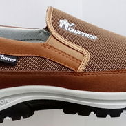 Zapatos de estilo casual y deportivo  marca CNA·TROP No 43.5 y No 44 - Img 58025550