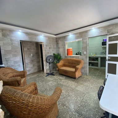 J Casa de renta con piscina y respaldo energético en Guanabo (5 hab) (12 personas). House for rent. GUA-005 - 7/10