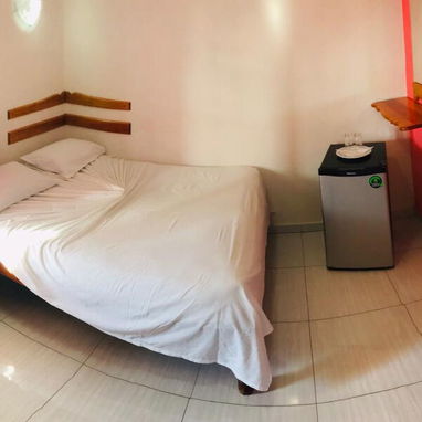 Cod.Z 🌴 Hostal en Playa Larga para Grupos Grandes de Personas | 4 Habitaciones | 12 Personas 🌊 - Img 118882209