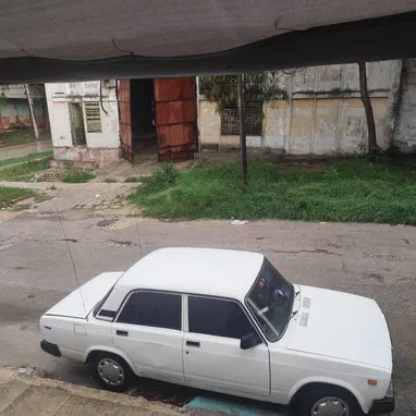 Venta de lada es 2107 es 2010. El auto està en exelentes condiciones. No hay UN carro en la habana camine mejor que Este - 8/9