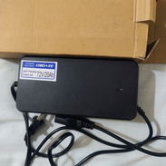 Nuevo en caja cargador para moto eléctrica Lithium 72V/20Ah - Img 58214603