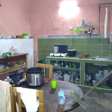 Se Vende Casa Grande puerta  en la Habana Vieja en 12 mil - Img 121642244
