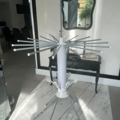 🚨 Tendedero Inteligente Tipo Pulpo . ✅Medidas : 180 cm de alto   🚨Material: Plástico y metal Con sus Ruedas  50 USD - 2/8