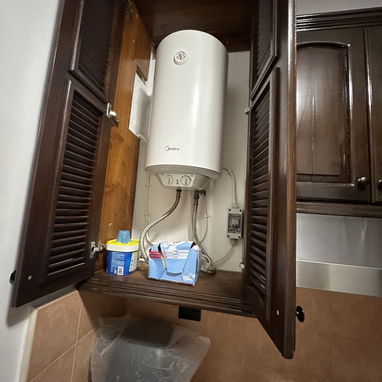 SE VENDE POR EL DUEÑO bello apartamento en Vedado ,  25 y J - Img 108274725