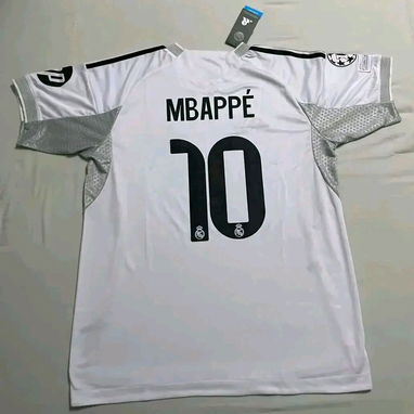 Camisetas Real Madrid y Barcelona - Img 113656256