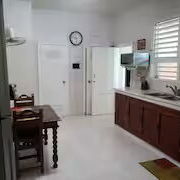 Alquiler de casa en Playa de dos habitaciones con piscina. Disponible para renta lineal - Img 121447008