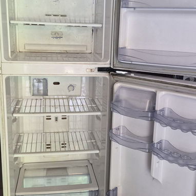 Refrigerador marca Frigidaire 10 pies (de uso) - 2/4