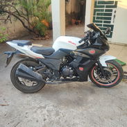 Moto Deportiva Izuki Skyline 250cc. 4000km caminados. - Img 53952044