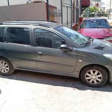 SE VENDE PEUGEOT 207 - 2/5
