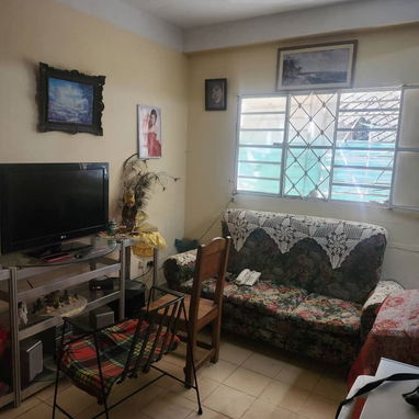 Vendo apto en Vedado planta baja 30 mil negociable - Img 120576347