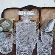 Licorera antigua con sus vasos. 100 usd. Centro Habana. 53010546 - Img 50817110