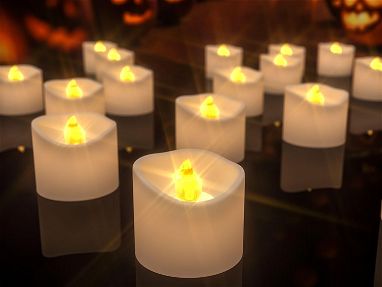 Paquete de 12 velas digitales sin llama parpadeantes, velas LED para bodas, festivales, Halloween (pilas incluidas) - Img 62960639