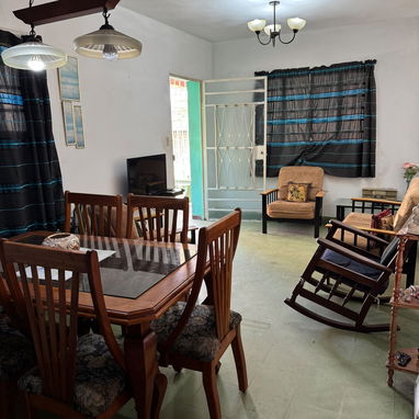 Casa independiente en Lawton con garaje y 3 cuartos . Placa libre - 6/7