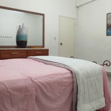 Renta de Apartamentos por Dias para Turistas Extranjeros en el Area Residencial del Vedado, La Habana. Cuba - 10/10