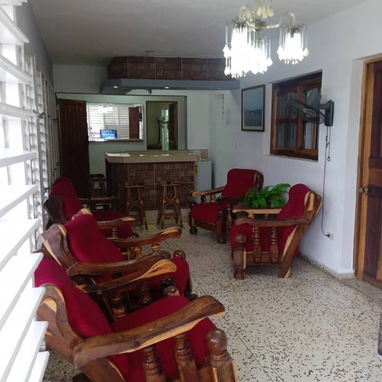 Casa con 8 habitaciones climatizadas y piscina en renta en la playa de Guanabo +53 52463651 , 5 cuadras del mar,  A - Img 110053376