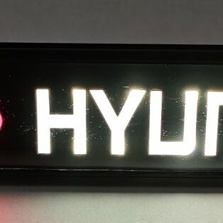 HYUNDAI EMBELLECEDOR LUMINICO - Img 115127048