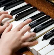 IMPARTO CLASES Y REPASOS DE PIANO...ES PERSONALIZADA, PARA NIÑOS Y ADOLESCENTES...LLAMAR O ESCRIBIR AL 53574044 - Img 47735564