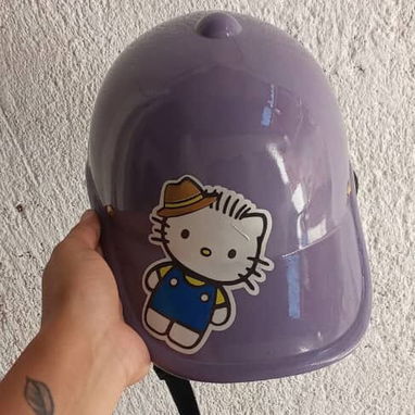 Tengo casco d moto 🪖 de diferentes modelos en 8,500 cup cada uno   Mensajería solo Habana   WhatsApp 58965337 - 2/10