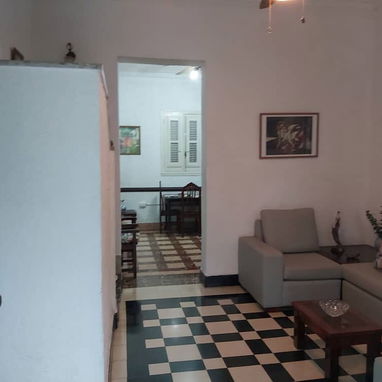 Hermosa casa independiente de tres habitaciones con garaje en excelente zona de Playa!!! - Img 97737508