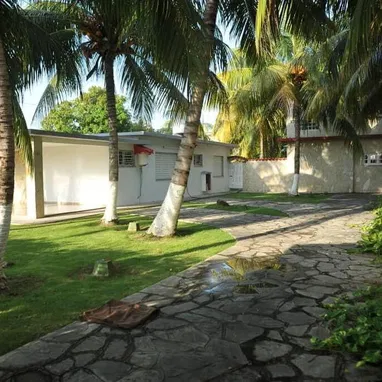 Hermosa casa de renta con piscina en la playa de Guanabo, a 4 cuadras del mar, Paneles solares +53 52463651 WhatsApp, P - 4/6