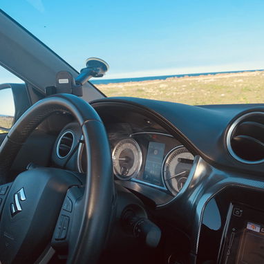 VENDO o CAMBIO por casa en playas del este Suzuki Vitara Hibrido..33000 y me ajusto - Img 111094244