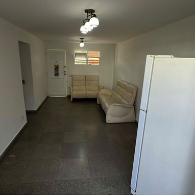 Se vende apartamento planta baja en el Camilo Cienfuegos ubicado en Habana del Este - 5/10
