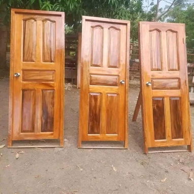 Puerta de madera de cedro - Img 123735758