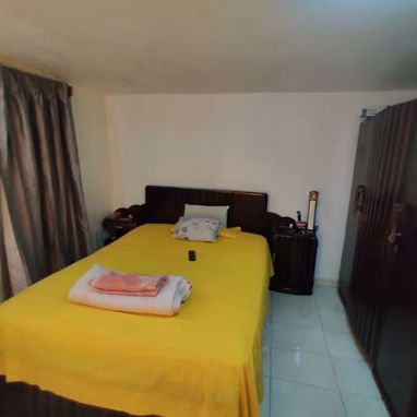Oportunidad en Miramar: Casa Independiente de 4 Habitaciones con Apartamento Anexo !!! - 2/9