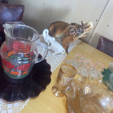 Venta de antigüedades , elefante de porcelana,cristalería antigua y muchas cosas más - Img 121262539