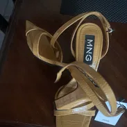 Sandalias marca Mango, ambas número 38 - Img 54617917