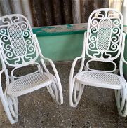 2 sillones blancos de aluminio - Img 45761369