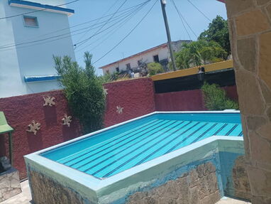 GUANABO. Se alquila  de dos dormitorios en la playa de guanabo con piscina a dos cuadras de la playa de Guanabo.54026428 - Img 42859554